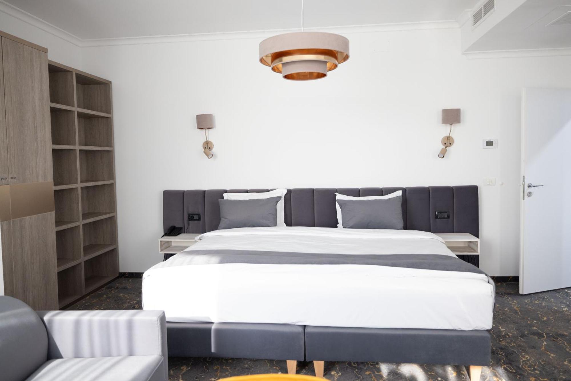 Opera Hotel ทิมิชัวรา ภายนอก รูปภาพ